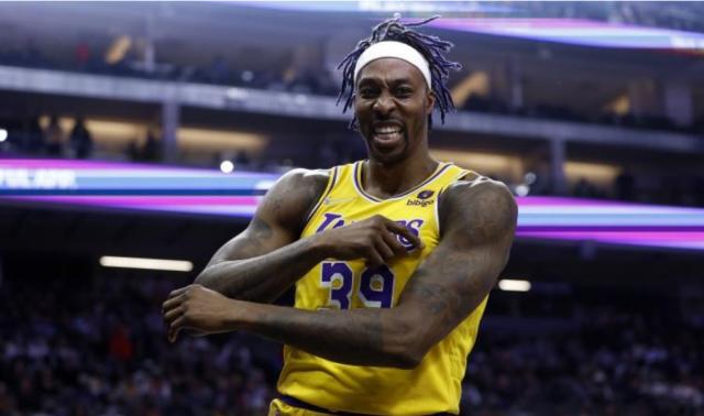 替补上场改变比赛！这样的霍华德值得一个首发席位